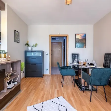 Apartment Deja Vu, Cozy & Quiet 1 Bdr Fast Wi-fi *