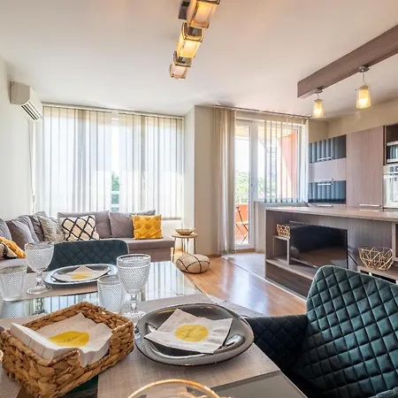 Deja Vu, Cozy & Quiet 1 Bdr Fast Wi-fi Apartment *