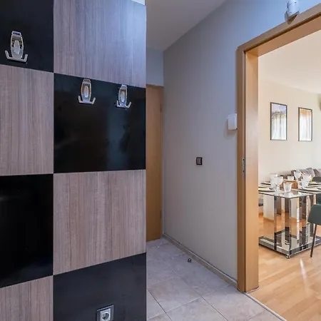 Apartment Deja Vu, Cozy & Quiet 1 Bdr Fast Wi-fi *