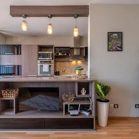 Apartment Deja Vu, Cozy & Quiet 1 Bdr Fast Wi-fi